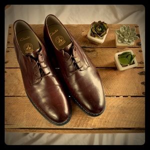 Clark’s “Extralight” Oxford Dress Shoes